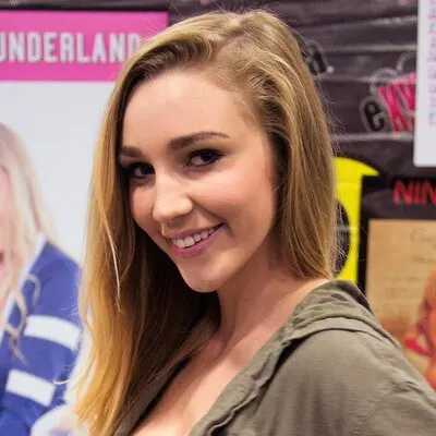 Kendra Sunderland